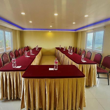 Hotel Lake Shore Pokhara Kültér fotó