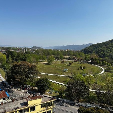 Hotel Lake Shore Pokhara Kültér fotó