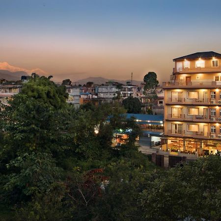 Hotel Lake Shore Pokhara Kültér fotó