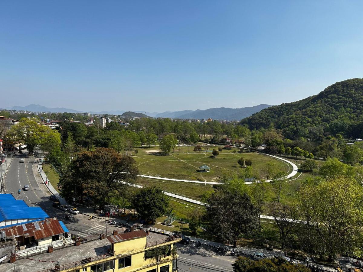 Hotel Lake Shore Pokhara Kültér fotó