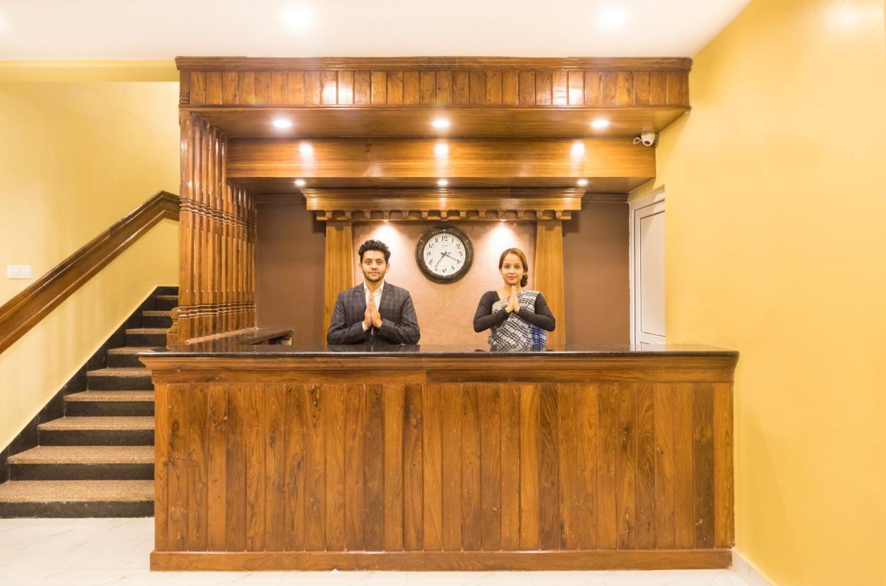 Hotel Lake Shore Pokhara Kültér fotó