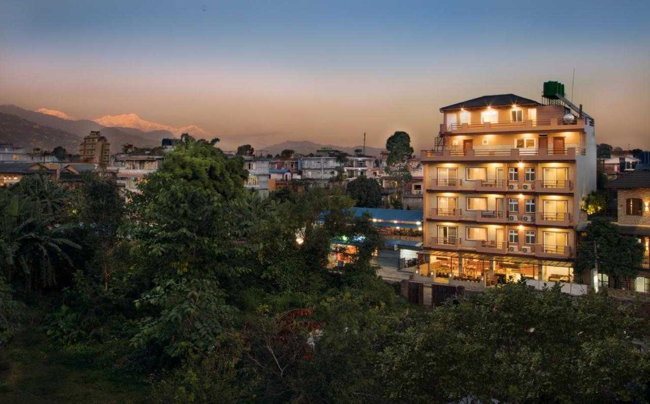 Hotel Lake Shore Pokhara Kültér fotó