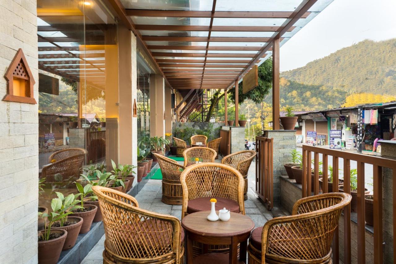 Hotel Lake Shore Pokhara Kültér fotó