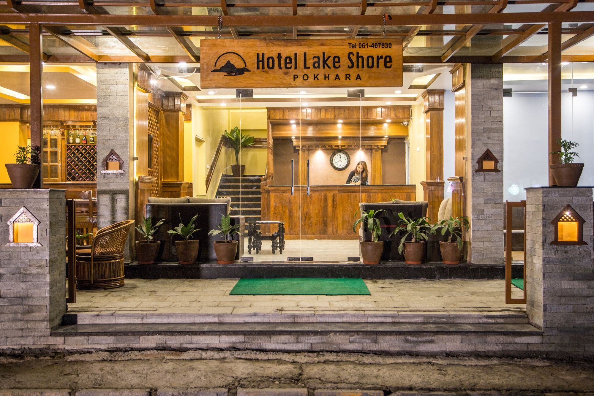 Hotel Lake Shore Pokhara Kültér fotó